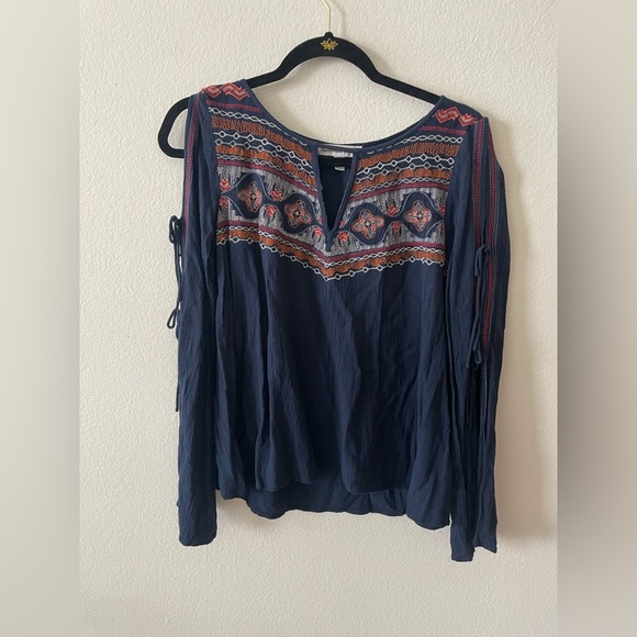 Abercrombie & fitch navy blue long sleeve top with Aztec print - Picture 1 of 3